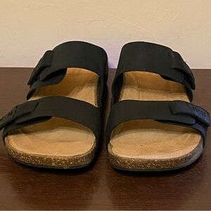 CLARKS Womens Sandals 9.5M Lexi Willow Slip ons Black Leather Casual Open Toe